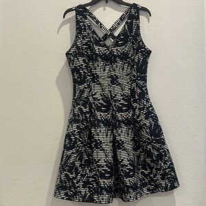 Just...Taylor Navy and White Abstract Dress